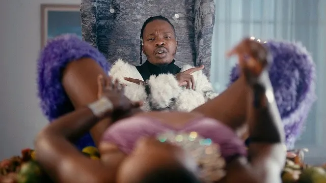 Naira Marley – Coming ft. Busiswa (Video)