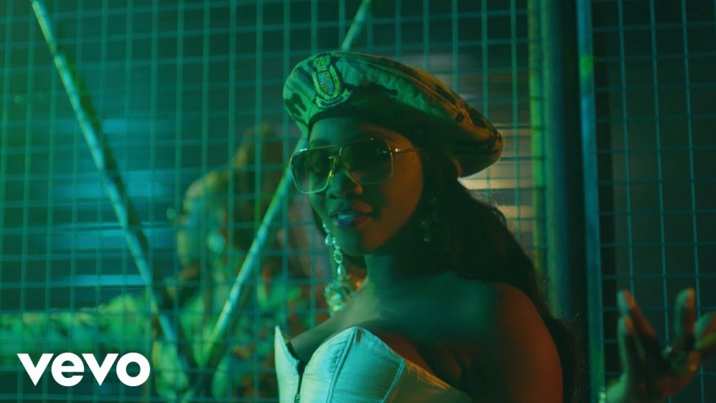 Simi – Loyal Ft. Fave (Video)